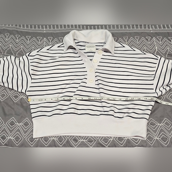 Abercrombie Soft A&F Collection Cropped Striped Sweatshirt Size Small - Picture 4 of 5